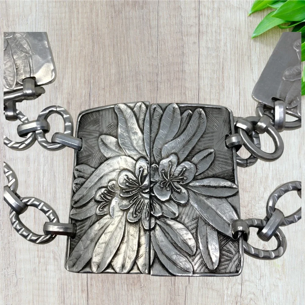 Vintage H. Pomerantz N.Y. Platanelle Aluminum Wide Waist Cinch Tile Belt 26-27